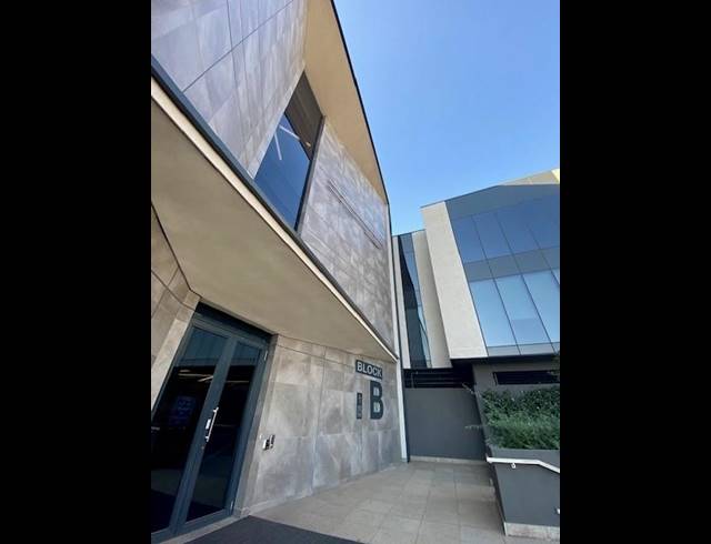 5,108M² OFFICE TO LET IN BRYANSTON